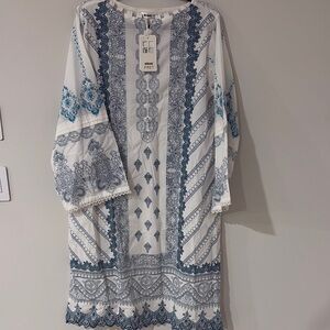 New with tags fancy Pakistani Indian White and Blue Patterned Kurta XL